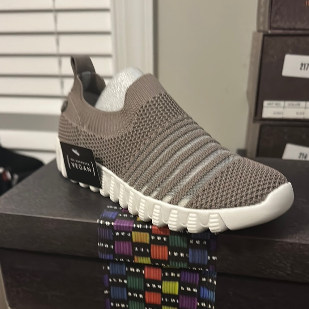 bernie mev. Taupe Slip-On Men's Sneakers